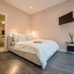 2 Bedroom 2 Bathroom Loft With Terrace By The Opera