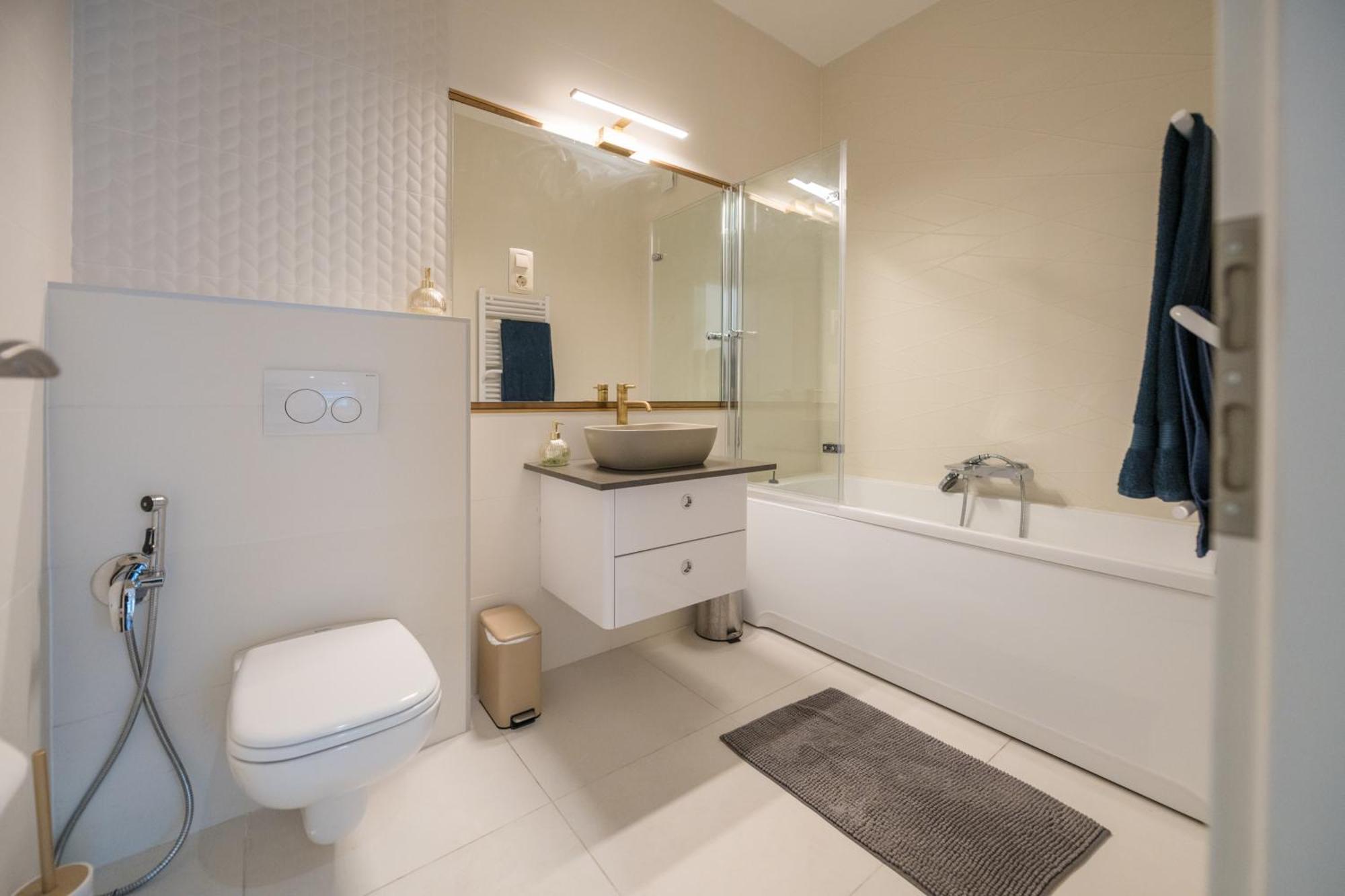2 Bedroom 2 Bathroom Loft With Terrace By The Opera